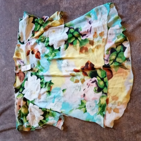 Melissa McCarthy Seven7 NWT watercolor ruffle sleeve top - Picture 1 of 8